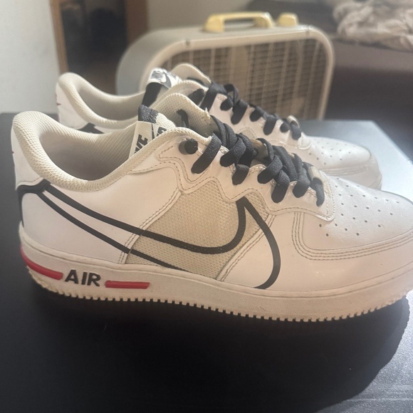 Nike Air Force 1 - Picture 1 of 6